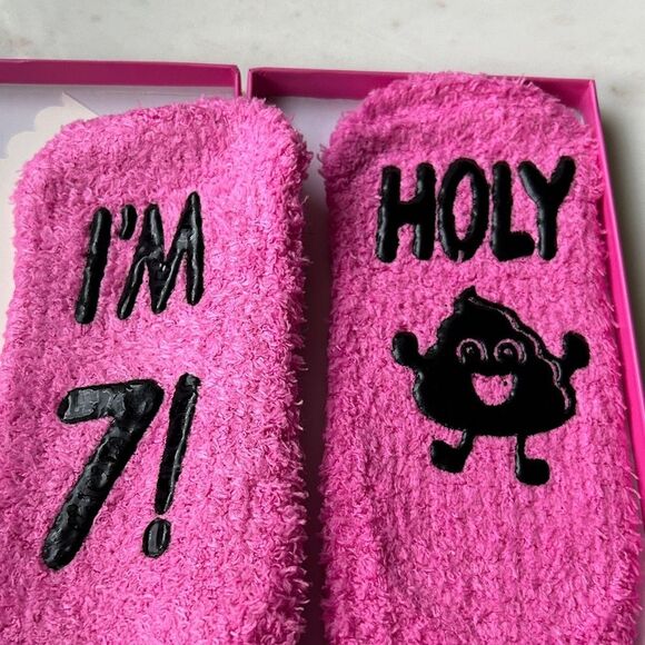 New Happypop Pink Fuzzy ‘I’m 7 socks  with Fun Design - Picture 2 of 4